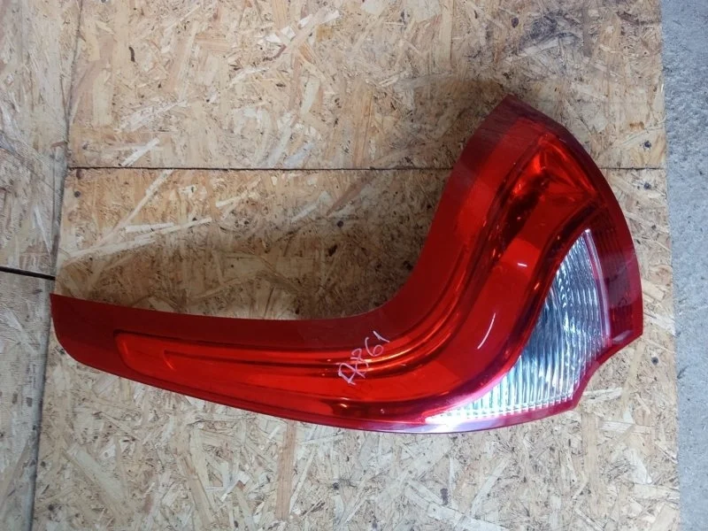 Фонарь Volvo XC60 2011 31290684 D5244T10, задний правый