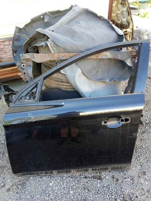 Дверь Volvo XC60 2011 32228960 D5244T10, передняя левая