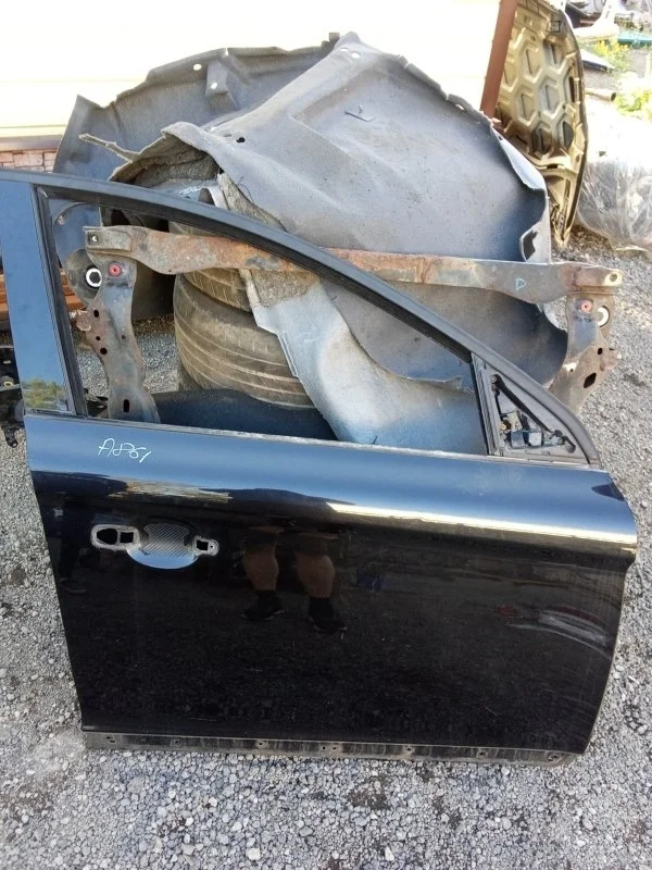 Дверь Volvo XC60 2011 32228961 D5244T10, передняя правая