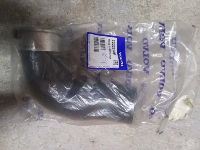 Шланг интеркулера Volvo 32222269, правый