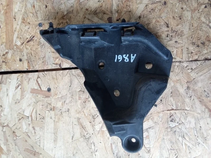 Кронштейн бампера Volvo XC60 2011 30763436 D5244T10, передний правый