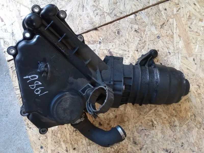 Корпус масляного фильтра Volvo XC60 2011 30757730 D5244T10