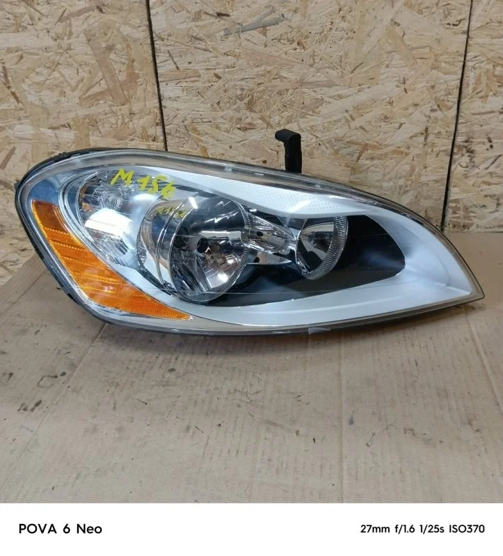 Фара галогеновая Volvo XC60 2013 31395469 D5244T15, правая