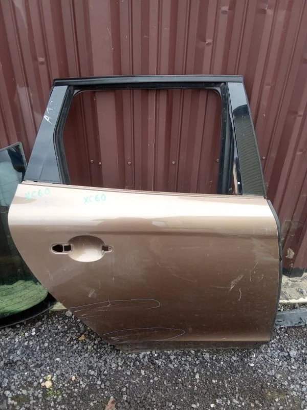 Дверь Volvo XC60 32228965, задняя правая