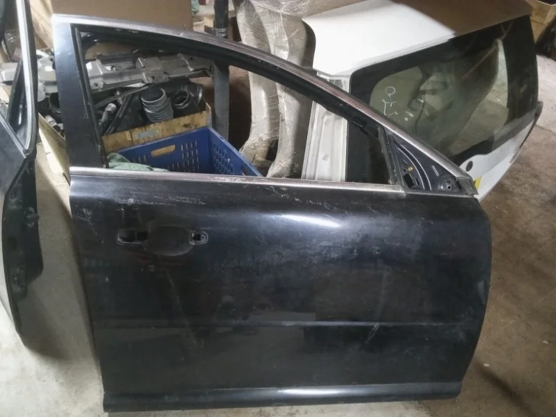 Дверь Volvo V70 32228891, передняя правая