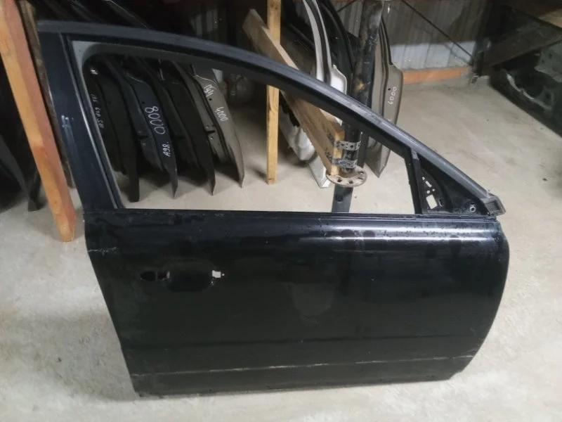 Дверь Volvo V70 32228891, передняя правая