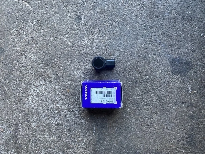 Датчик парктроника Volvo 30765108, задний