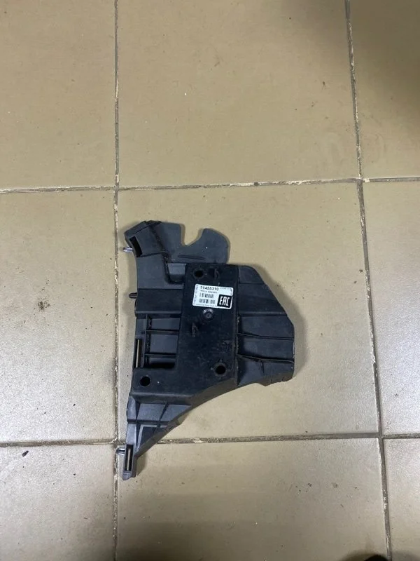 Кронштейн бампера Volvo 31455310, передний левый