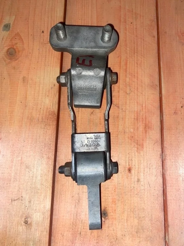 Опора АКПП Volvo XC90 30748810