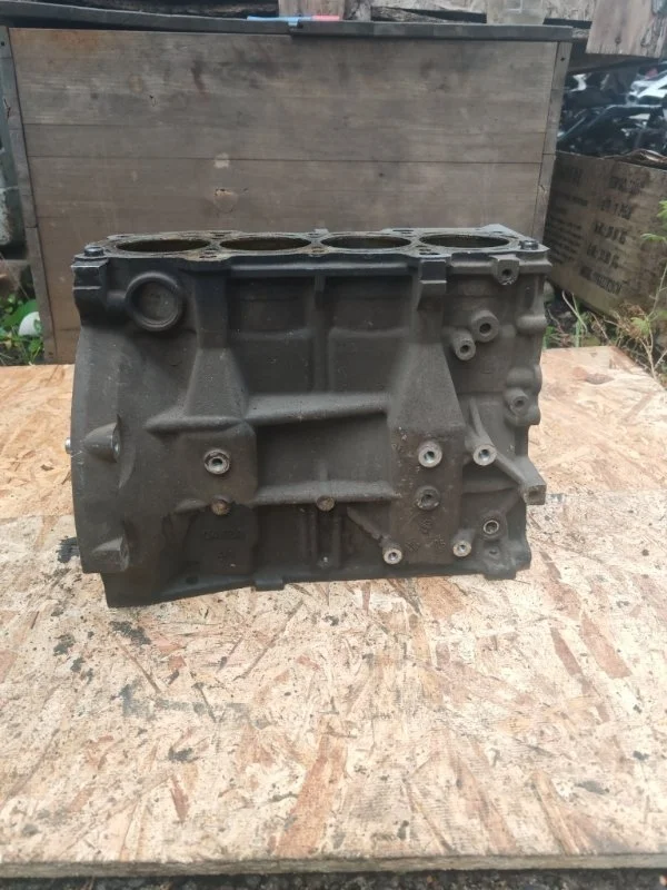 Блок ДВС Volvo S40 36050046 B4164S3