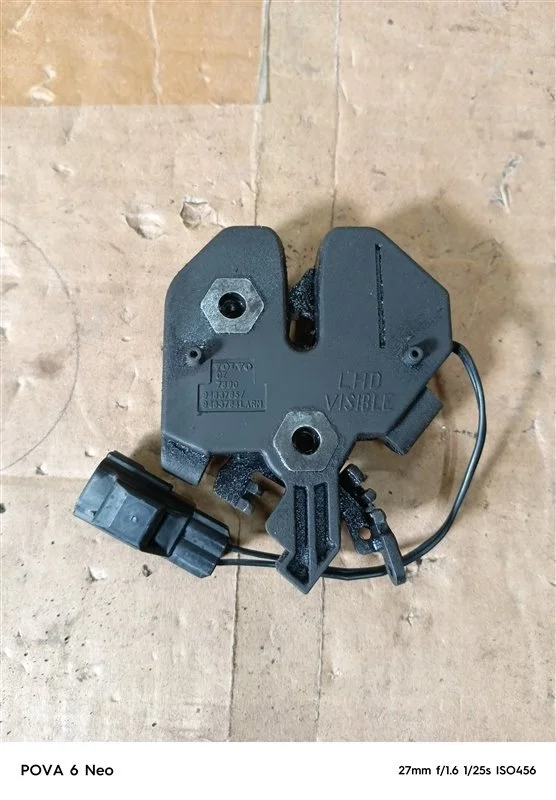 Замок капота Volvo XC90 2007 9483764 D5244T4, левый