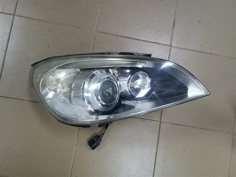 Фара ксеноновая Volvo S60 2011 31299993, правая