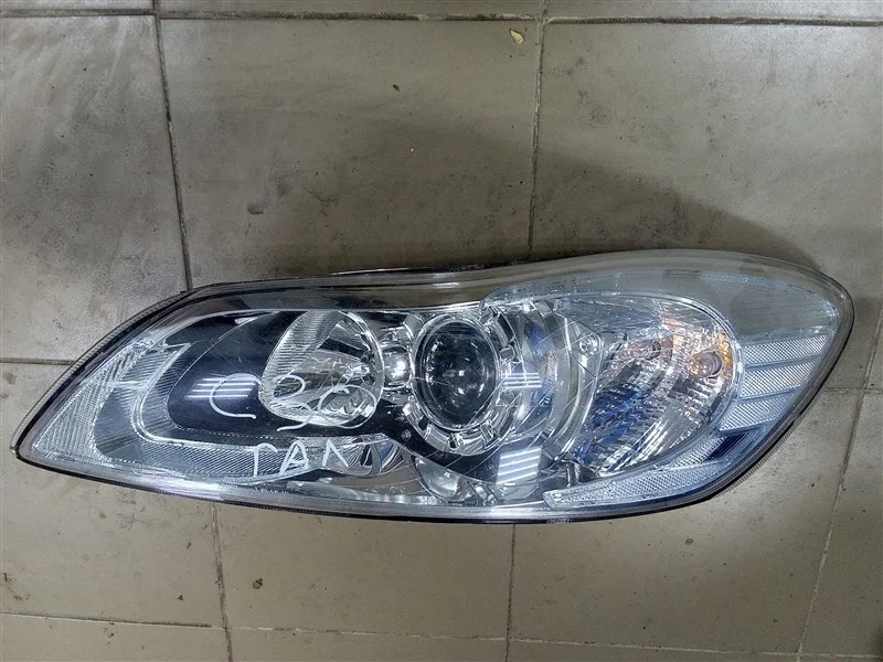 Фара галогеновая Volvo C30 2012 31299814, левая