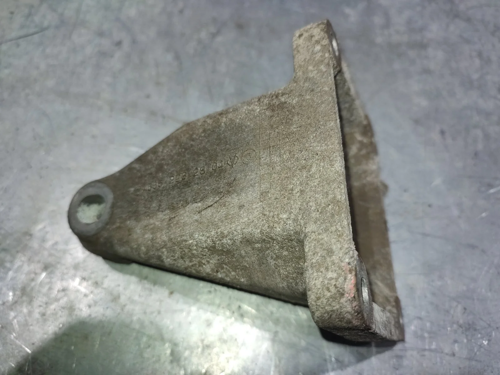 Кронштейн крепления двигателя Ssang Yong Actyon 2007 C100