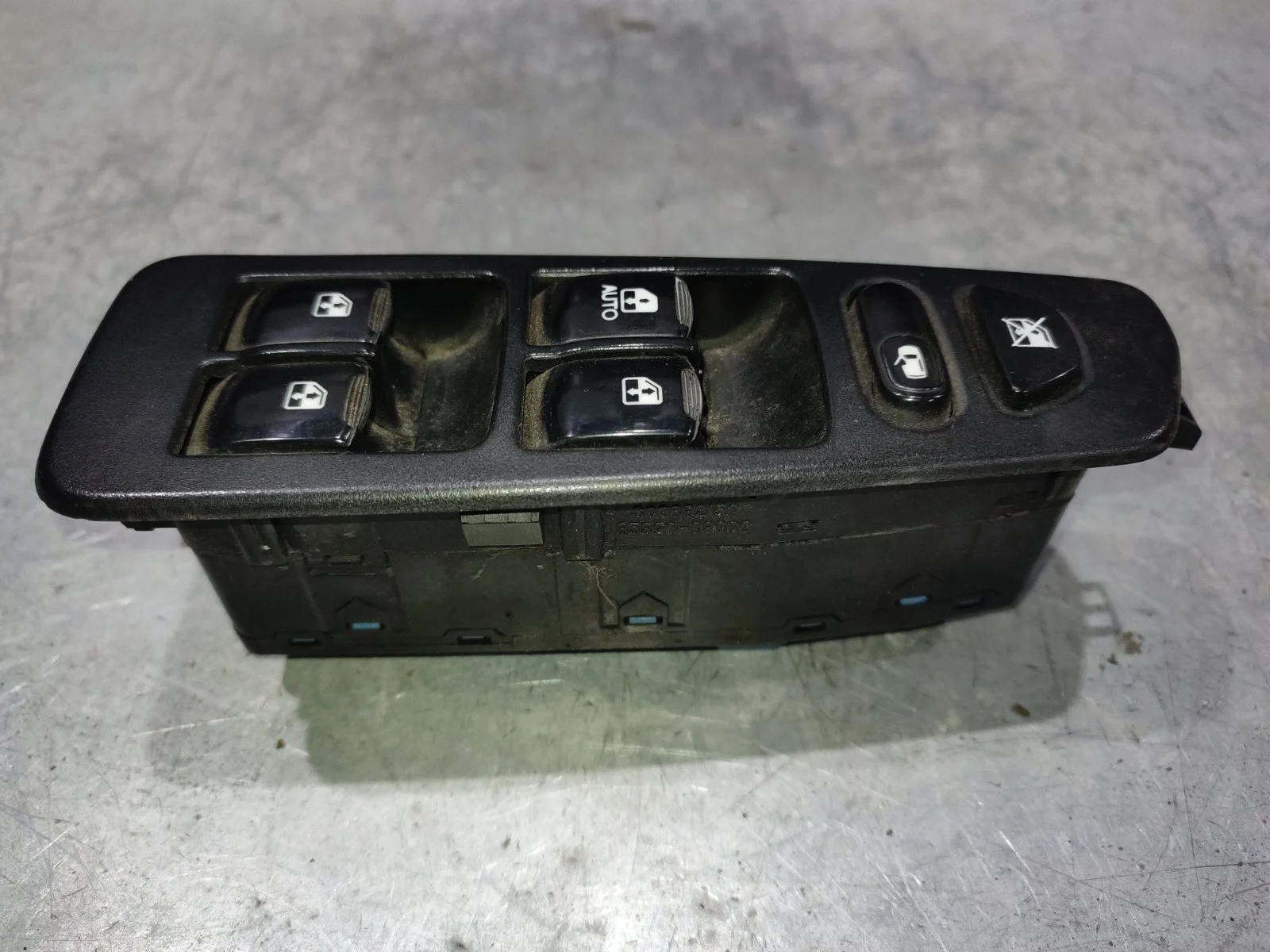 Выключатель стеклоподъемников SsangYong Rexton 2005 Y200