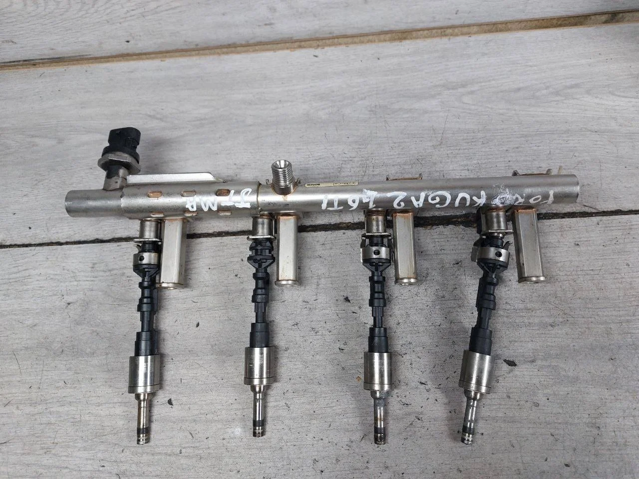 топливная рампа Ford Kuga 2