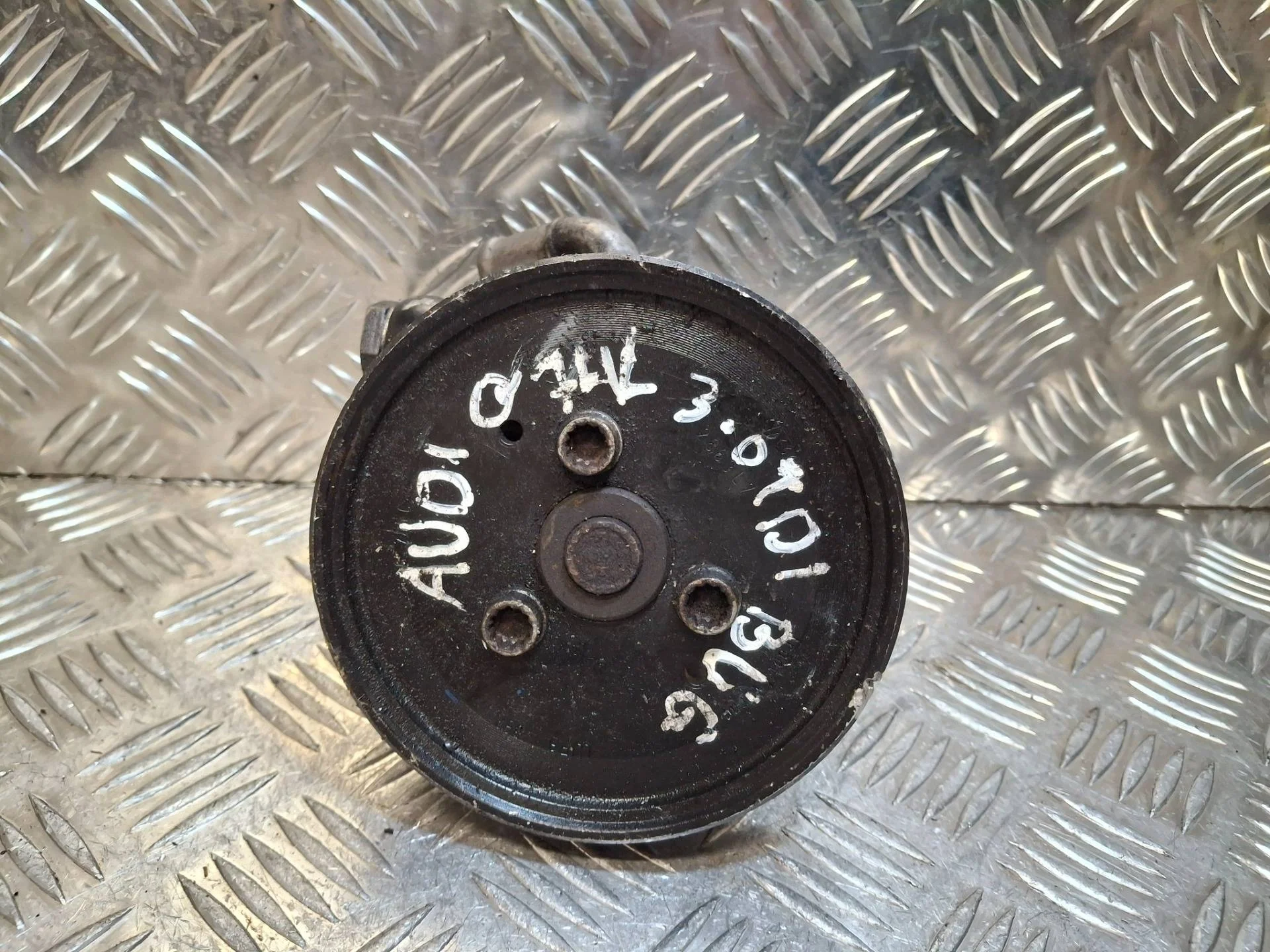 насос гидроусилителя руля Volkswagen Touareg