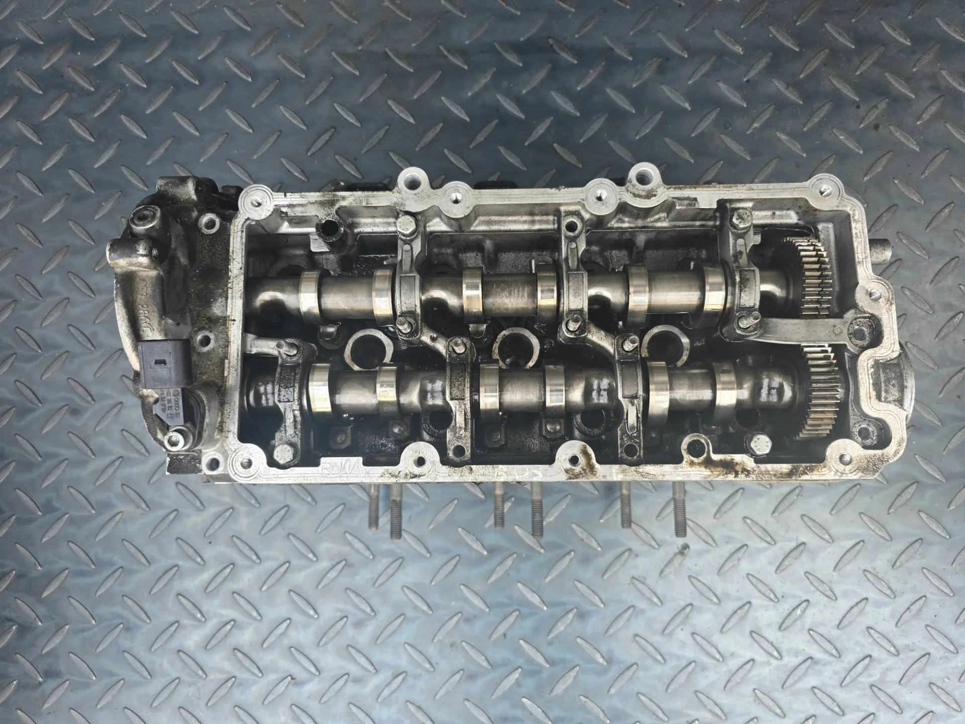 головка блока цилиндров правая Audi A8 D3/4E