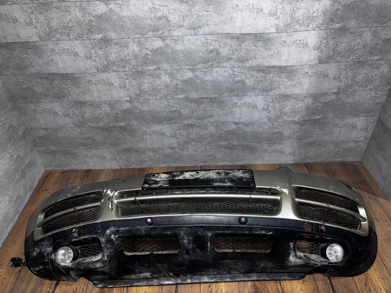 бампер передний Volkswagen Touareg