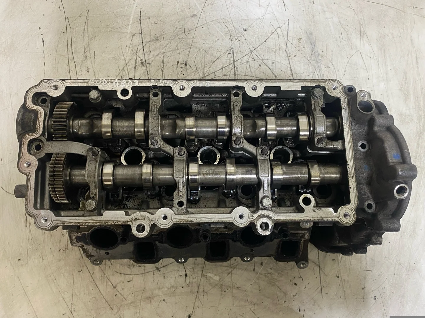 головка блока цилиндров правая Audi A8 D3/4E