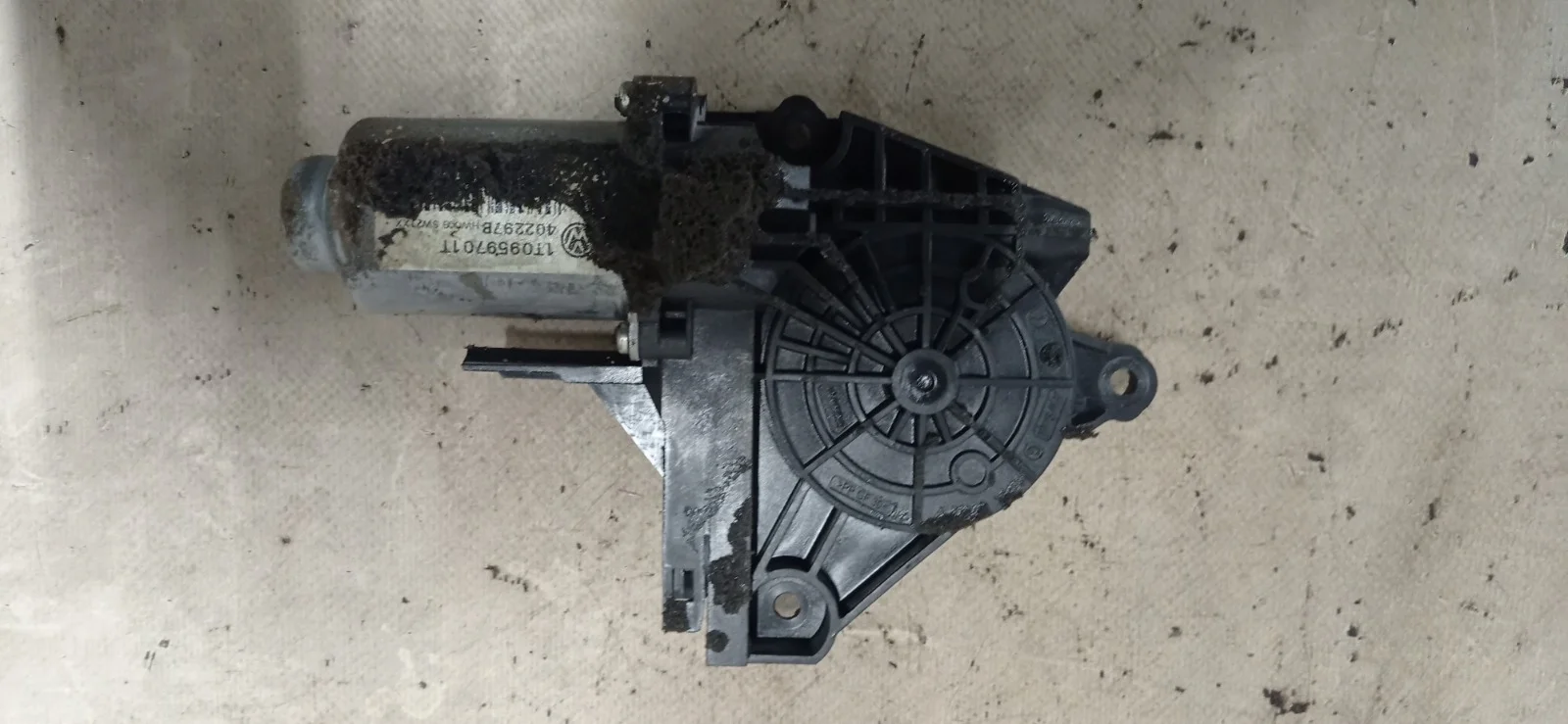 Мотор стеклоподъемника Skoda Octavia RS 2012 1T0959701T A5 (1Z) 2.0 CCZA, передний левый