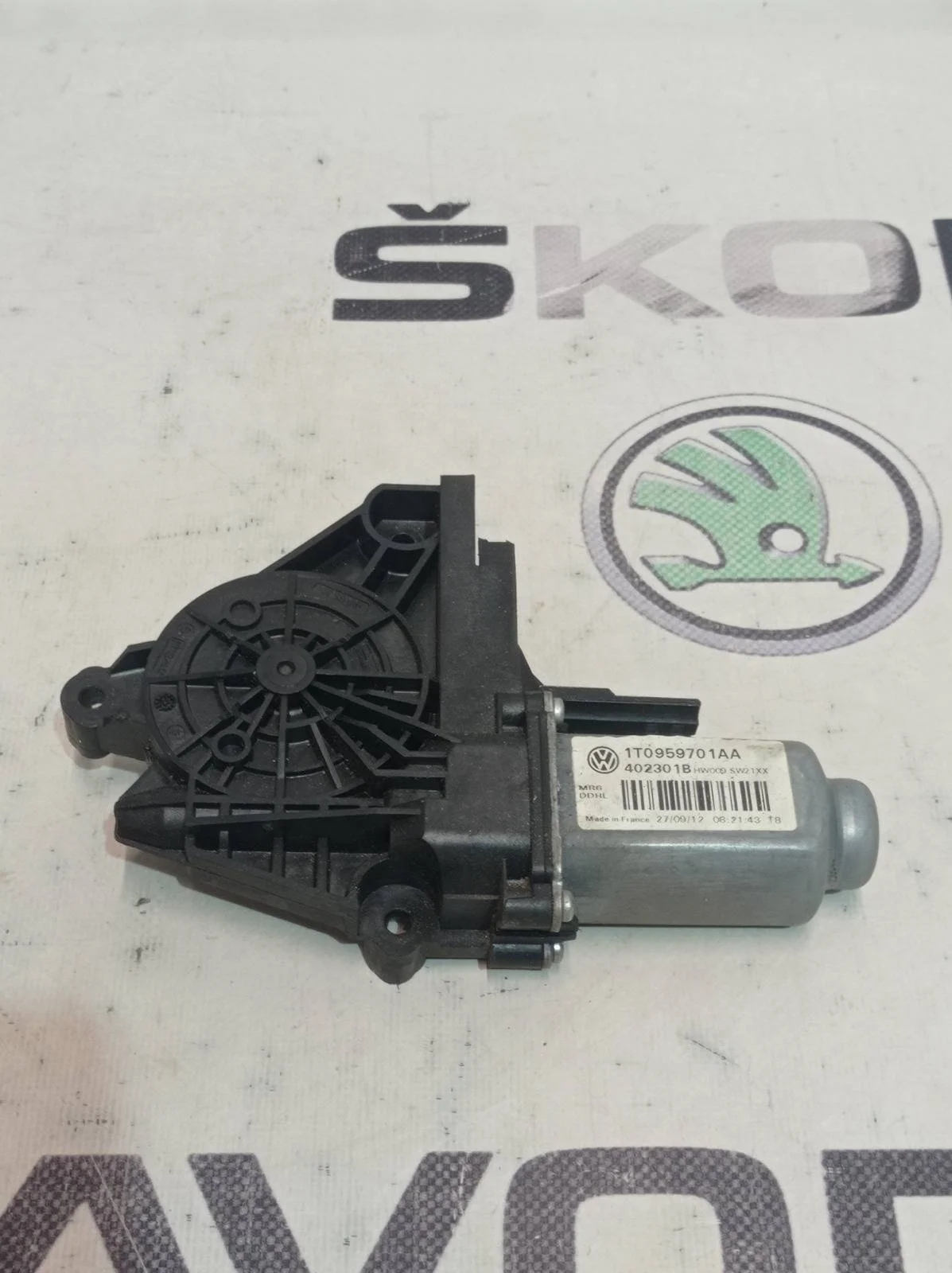Мотор стеклоподъемника Skoda Octavia 2010 1T0959701AA A5 (1Z) 1.6 BSE, передний левый