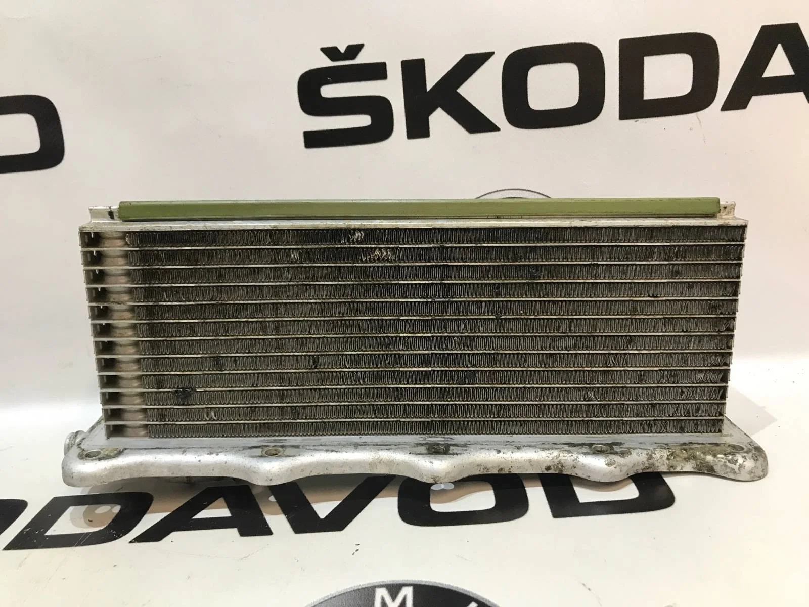 Интеркулер Skoda Octavia 2014 04E145749B A7 (5E) 1.2 CJZA