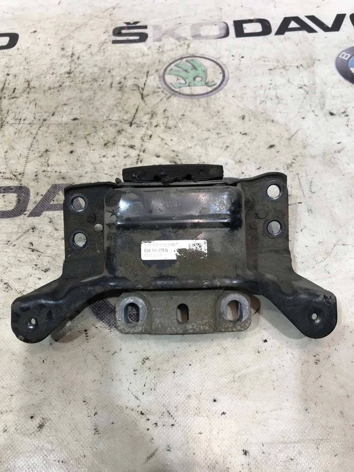 Опора МКПП Skoda Octavia 2014 5Q0199555Q A7 (5E) 1.2 CJZA, левая