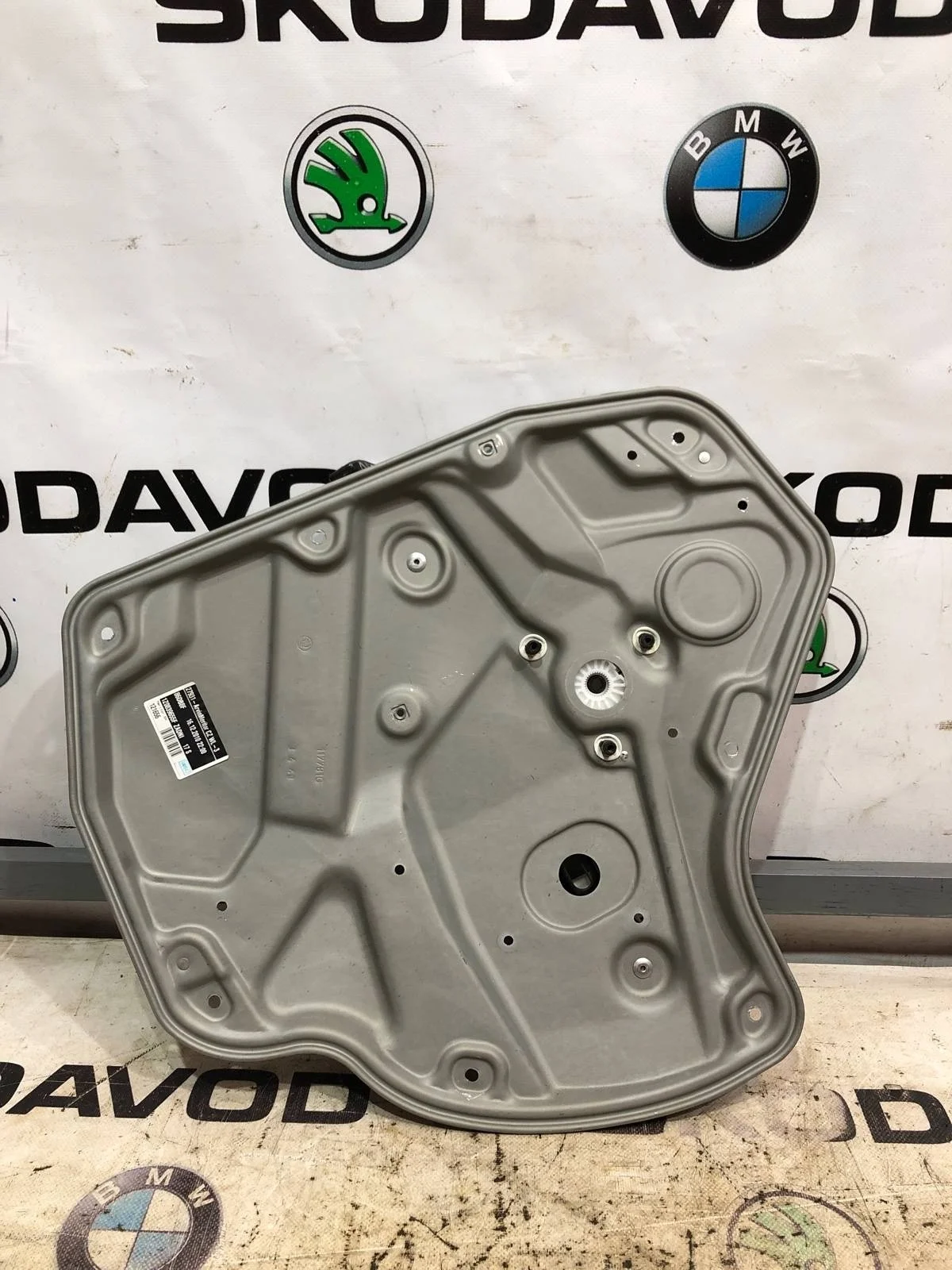 Щит стеклоподъёмника Skoda Octavia 2011 1Z0839461A A5 (1Z) 1.6 BSE, задний левый