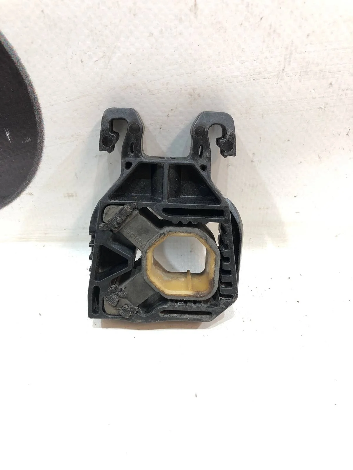 Кронштейн радиатора Skoda Octavia 2014 5Q0121367D A7 (5E) 1.2 CJZA