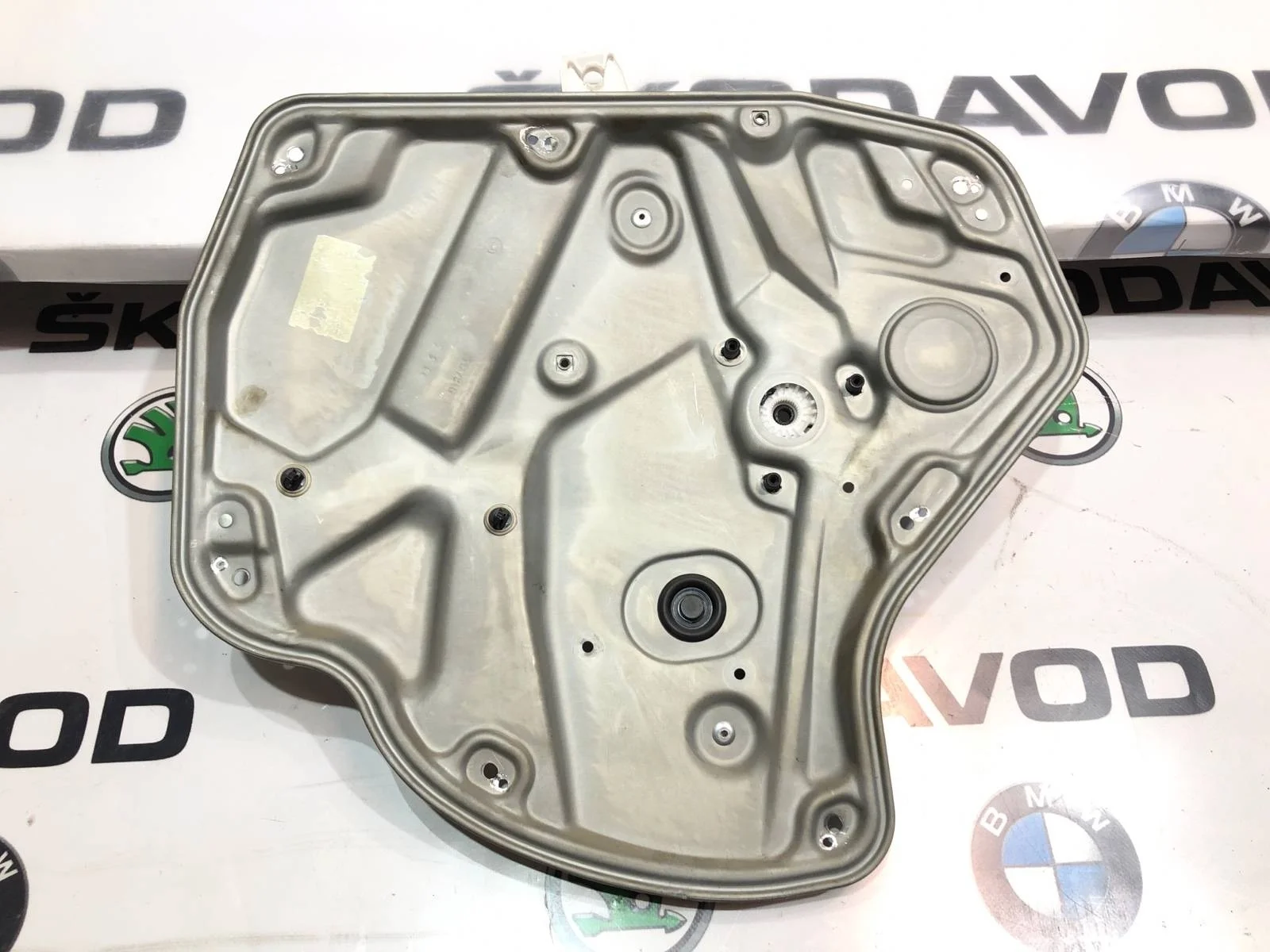 Щит стеклоподъёмника Skoda Octavia 2012 1Z0839461A A5 (1Z) 1.6 BSE, задний левый