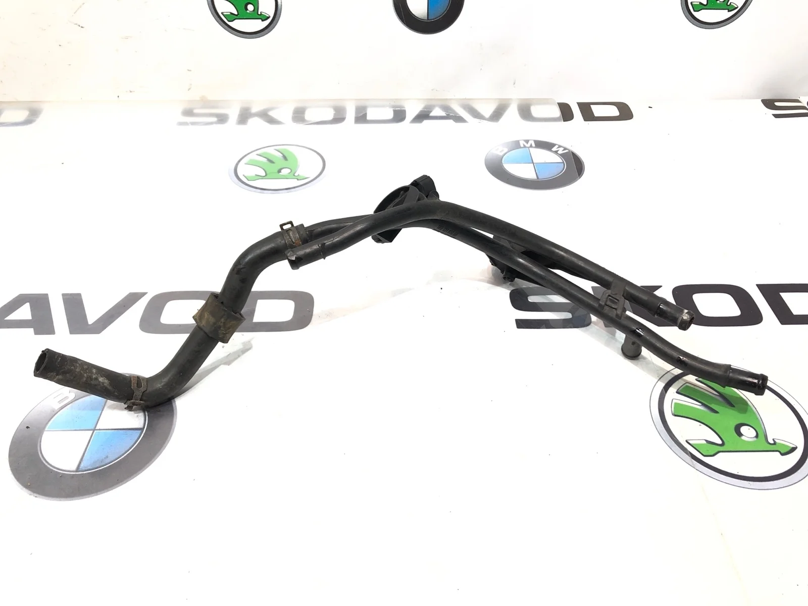 Трубка системы охлаждения Skoda Octavia RS 2010 1K0121070BD A5 (1Z) 2.0 CCZA