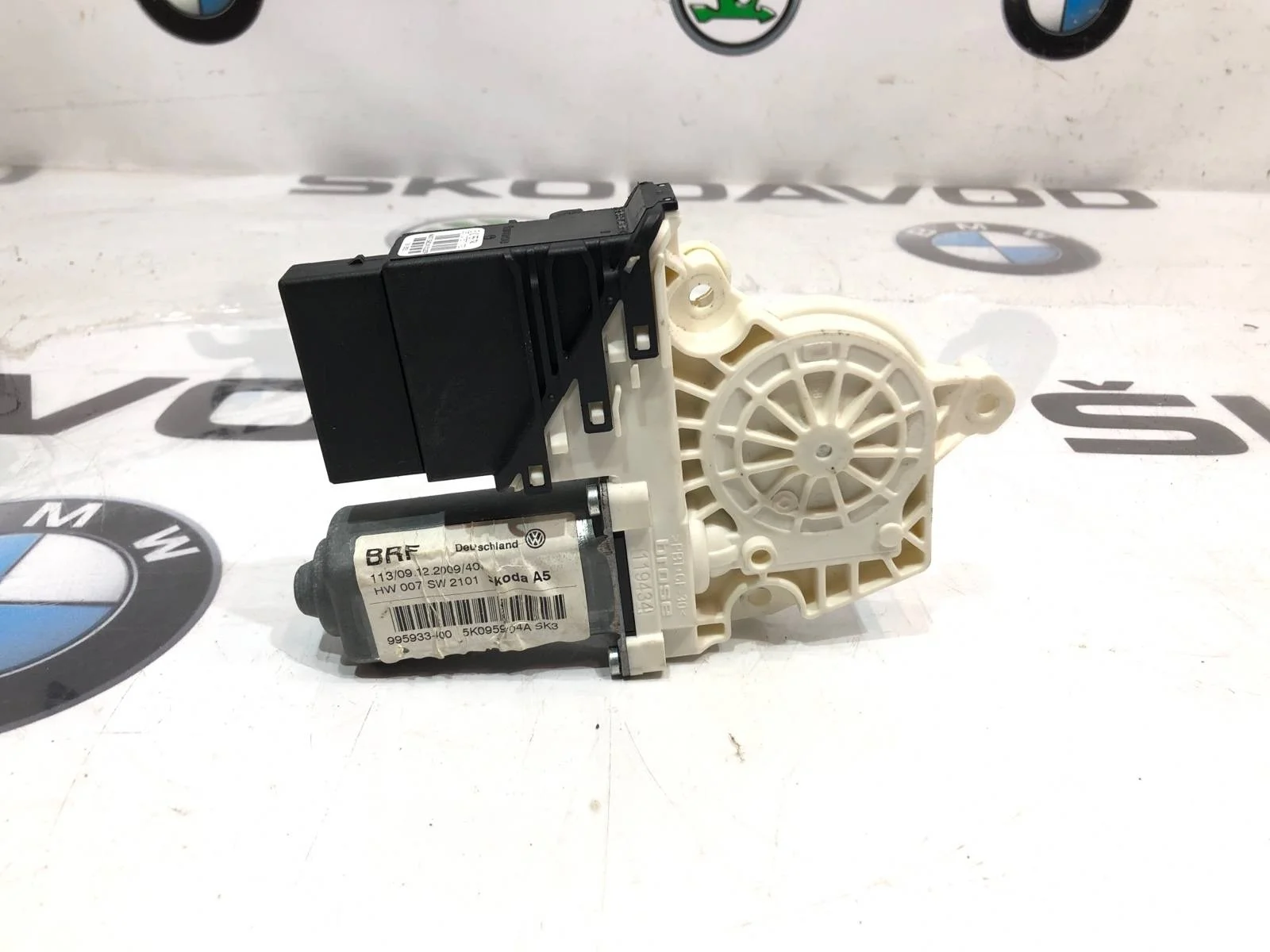 Мотор стеклоподъемника Skoda Octavia RS 2010 5K0959704A A5 (1Z) 2.0 CEGA, задний правый