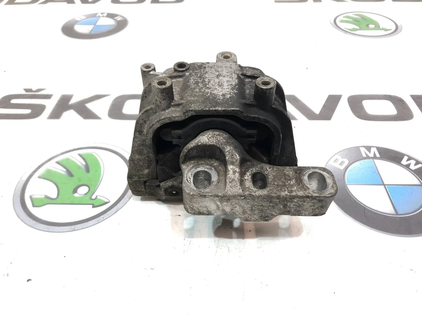 Опора двигателя Skoda Octavia 2011 1K0199262CN A5 (1Z) 2.0 CFHC, правая