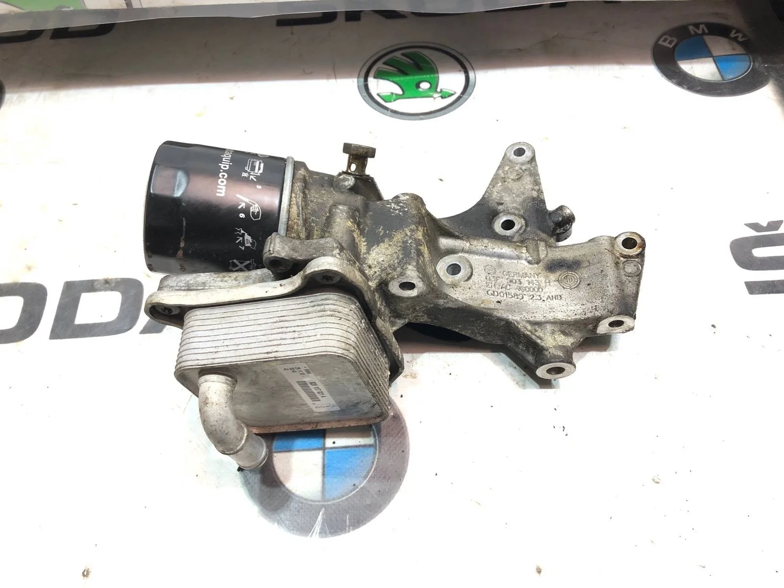 Кронштейн масляного фильтра Skoda Yeti 2011 03F903141F 5L 1.2 CBZB