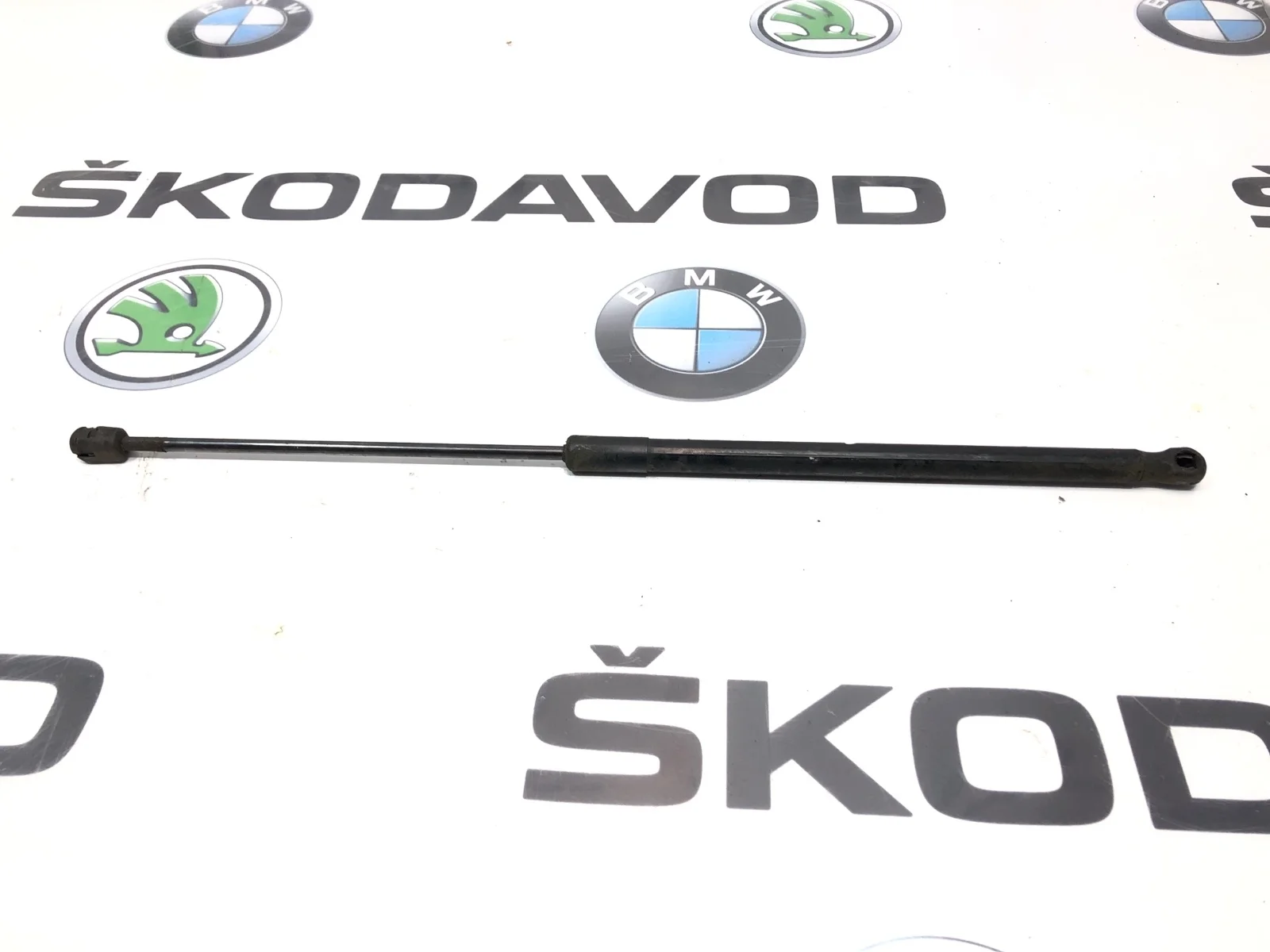 Амортизатор крышки багажника Skoda Octavia RS 2010 1Z5827550E A5 (1Z) 2.0 CEGA