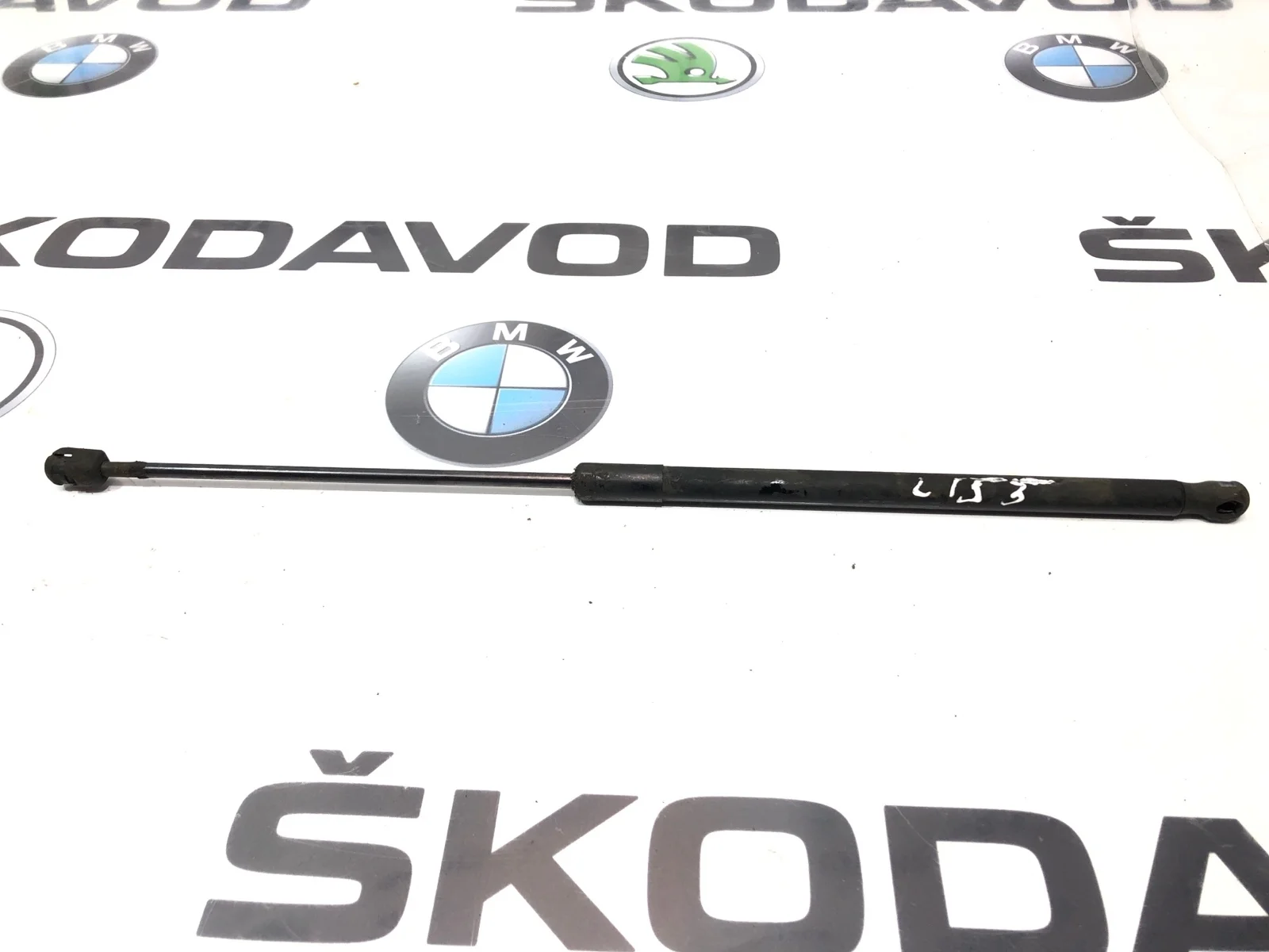 Амортизатор крышки багажника Skoda Octavia RS 2010 1Z5827550E A5 (1Z) 2.0 CEGA