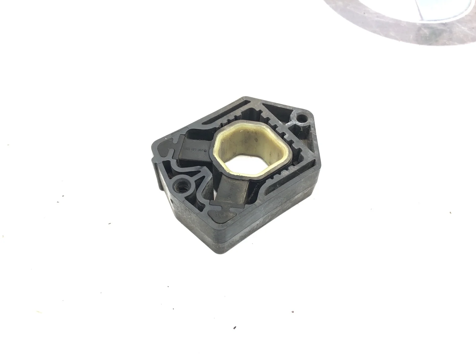 Подушка радиатора Skoda Octavia 2011 1Z0121367B A5 (1Z)