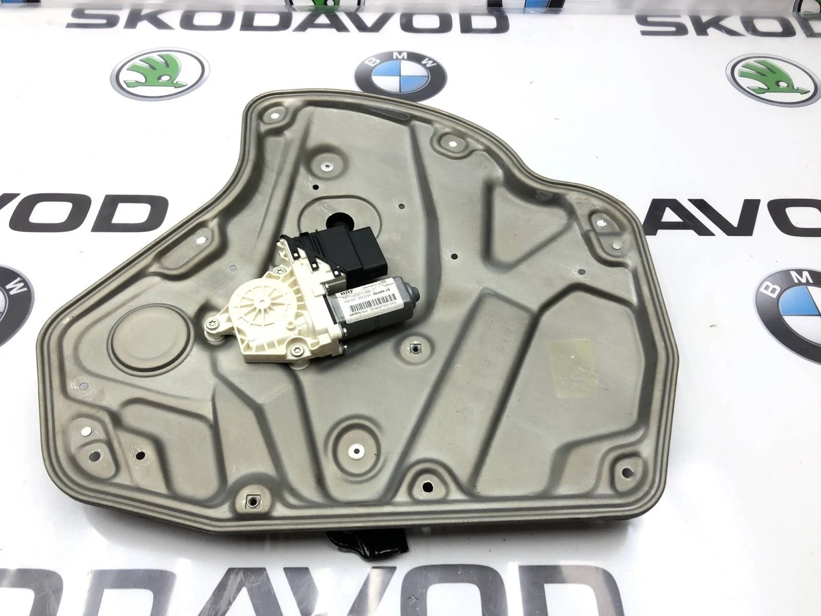 Щит стеклоподъёмника Skoda Octavia 2011 1Z0839461A A5 (1Z) 1.8 CDAB, задний левый