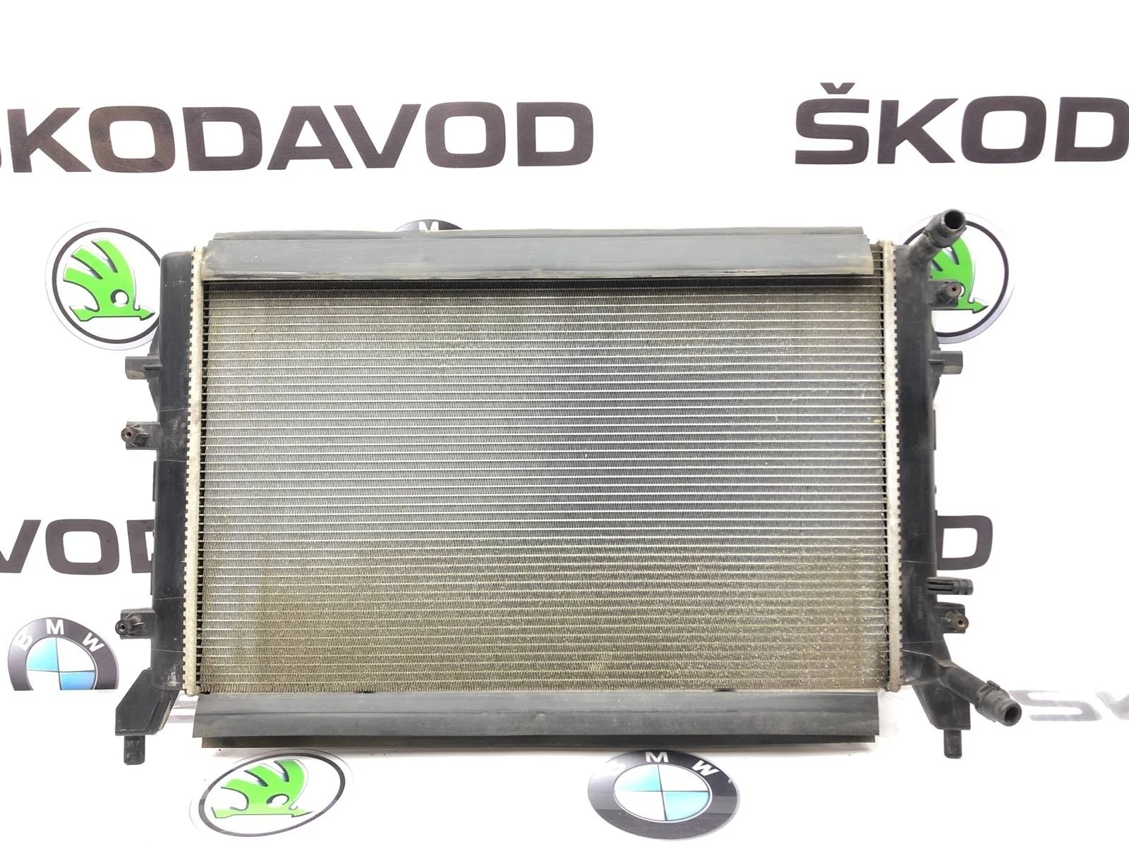 Радиатор турбины водяного охлаждения Skoda Yeti 2016 1K0121251BN 5L 1.2 CYVB