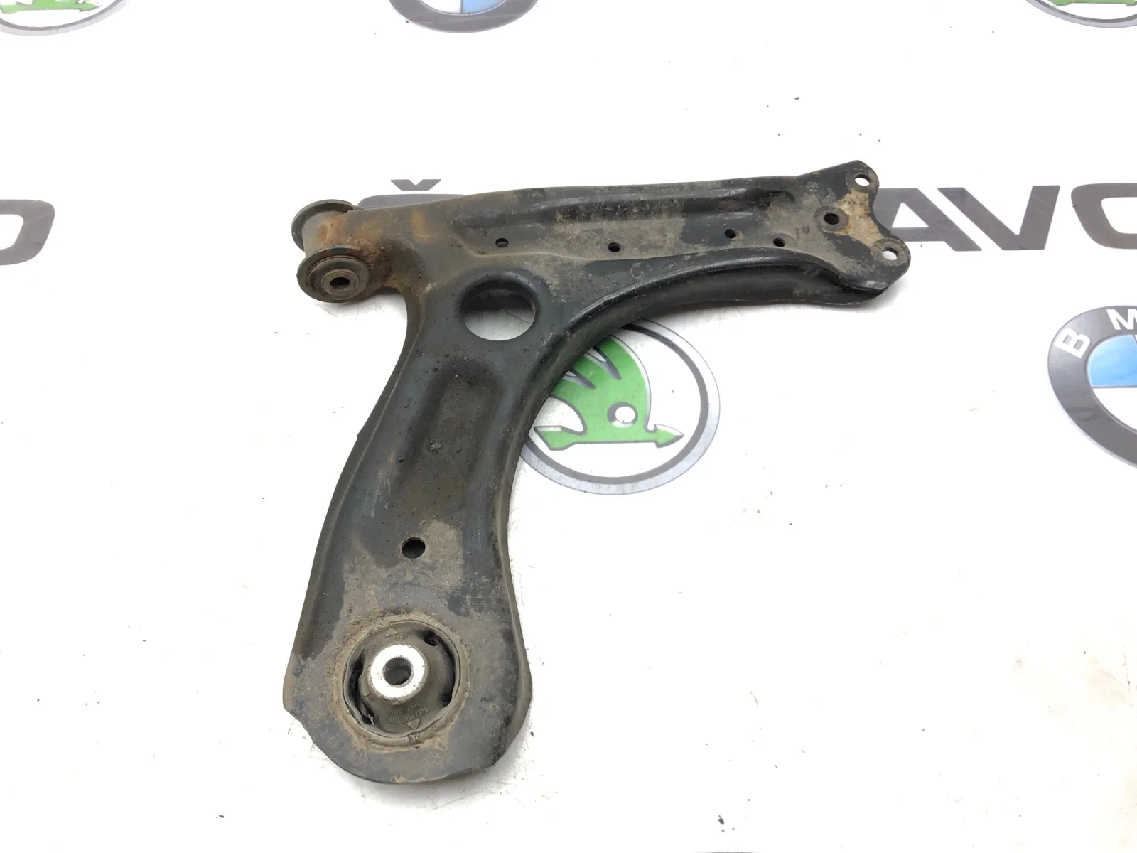 Рычаг подвески Skoda Rapid 2013 6R0407152F 1.2 CBZA, передний правый