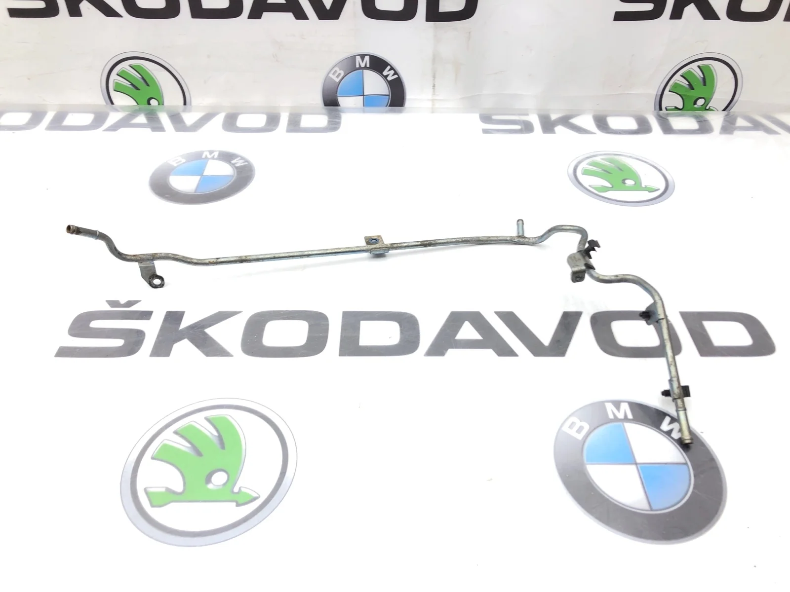 Трубка системы охлаждения Skoda Octavia RS 2010 06J121075F A5 (1Z) 2.0 CCZA