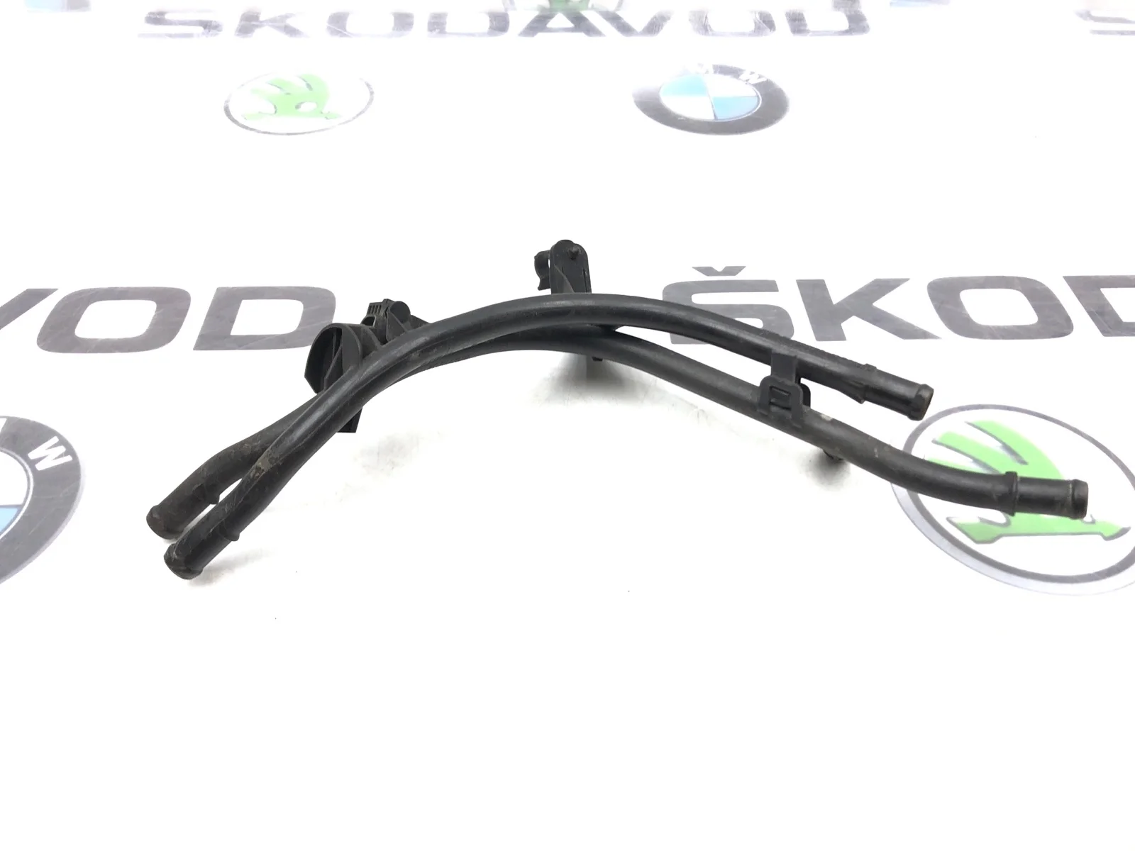 Трубка системы охлаждения Skoda Octavia RS 2010 1K0121070BD A5 (1Z) 2.0 CCZA