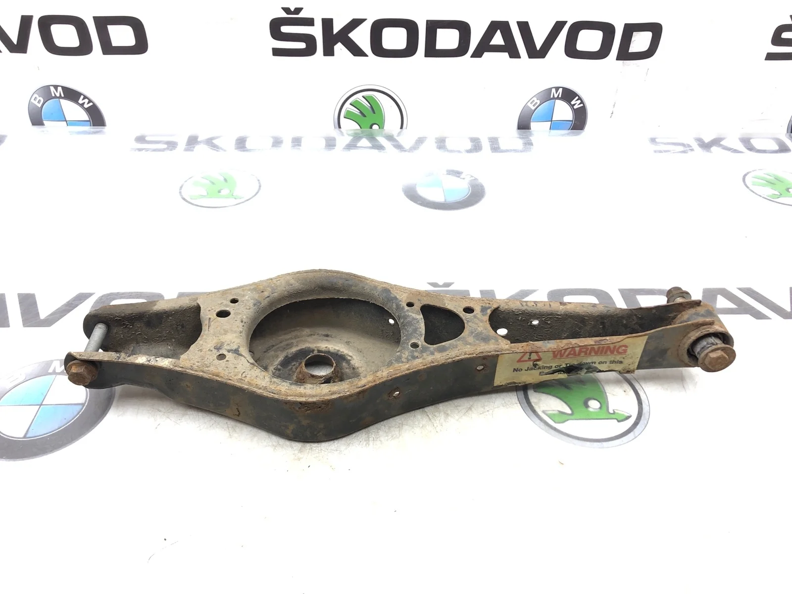 Рычаг поперечный Skoda Superb 2012 1K0505311AB 2 ДОРЕСТАЙЛИНГ (3T) 1.8 CDAB, задний