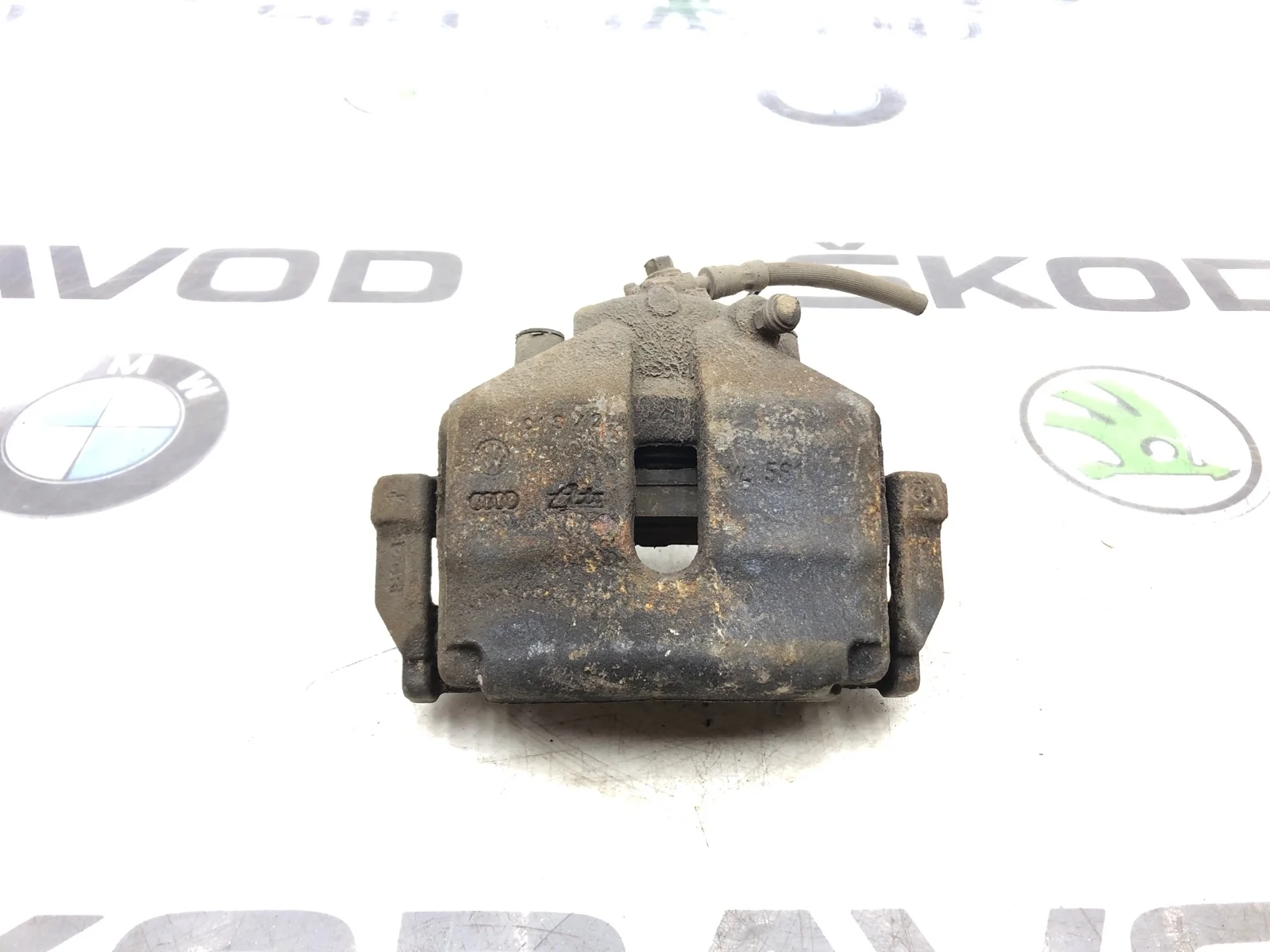 Суппорт тормозной Skoda Superb 2012 1K0615123E 2 ДОРЕСТАЙЛИНГ (3T) 1.8 CDAB, передний левый