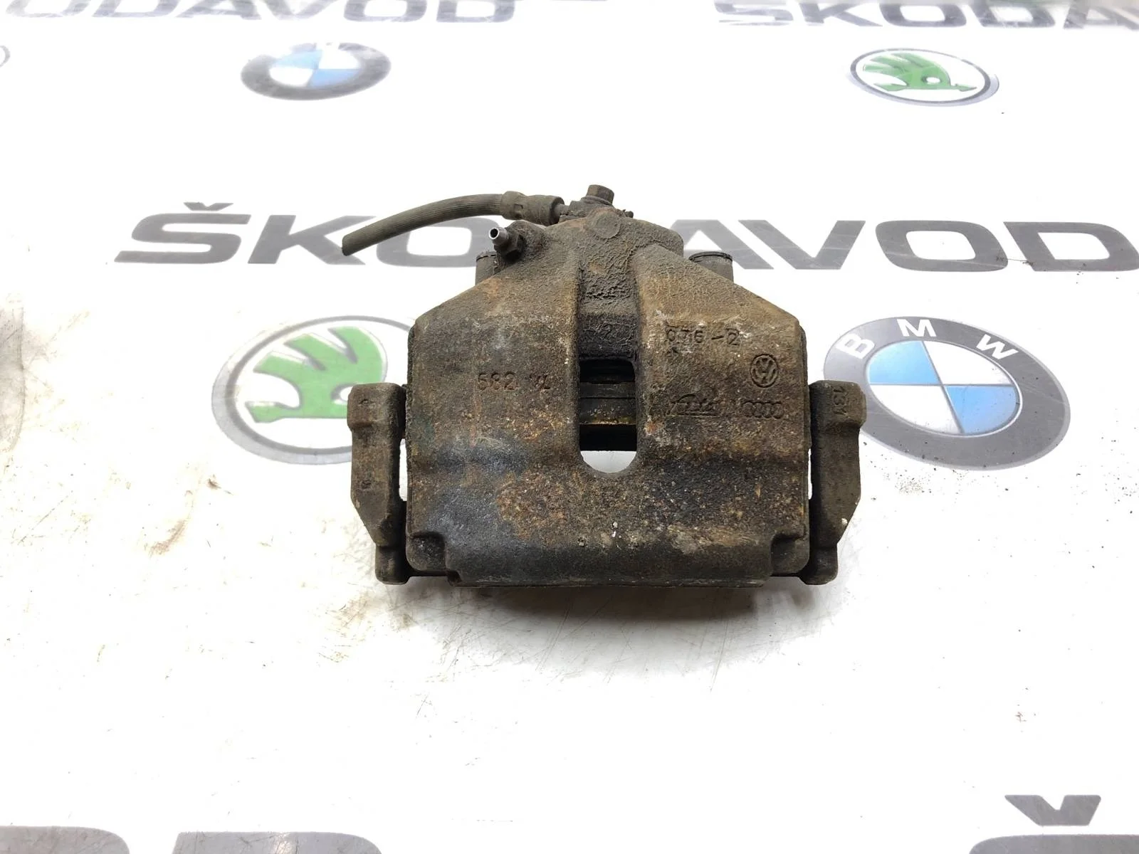 Суппорт тормозной Skoda Superb 2012 1K0615124E 2 ДОРЕСТАЙЛИНГ (3T) 1.8 CDAB, передний правый