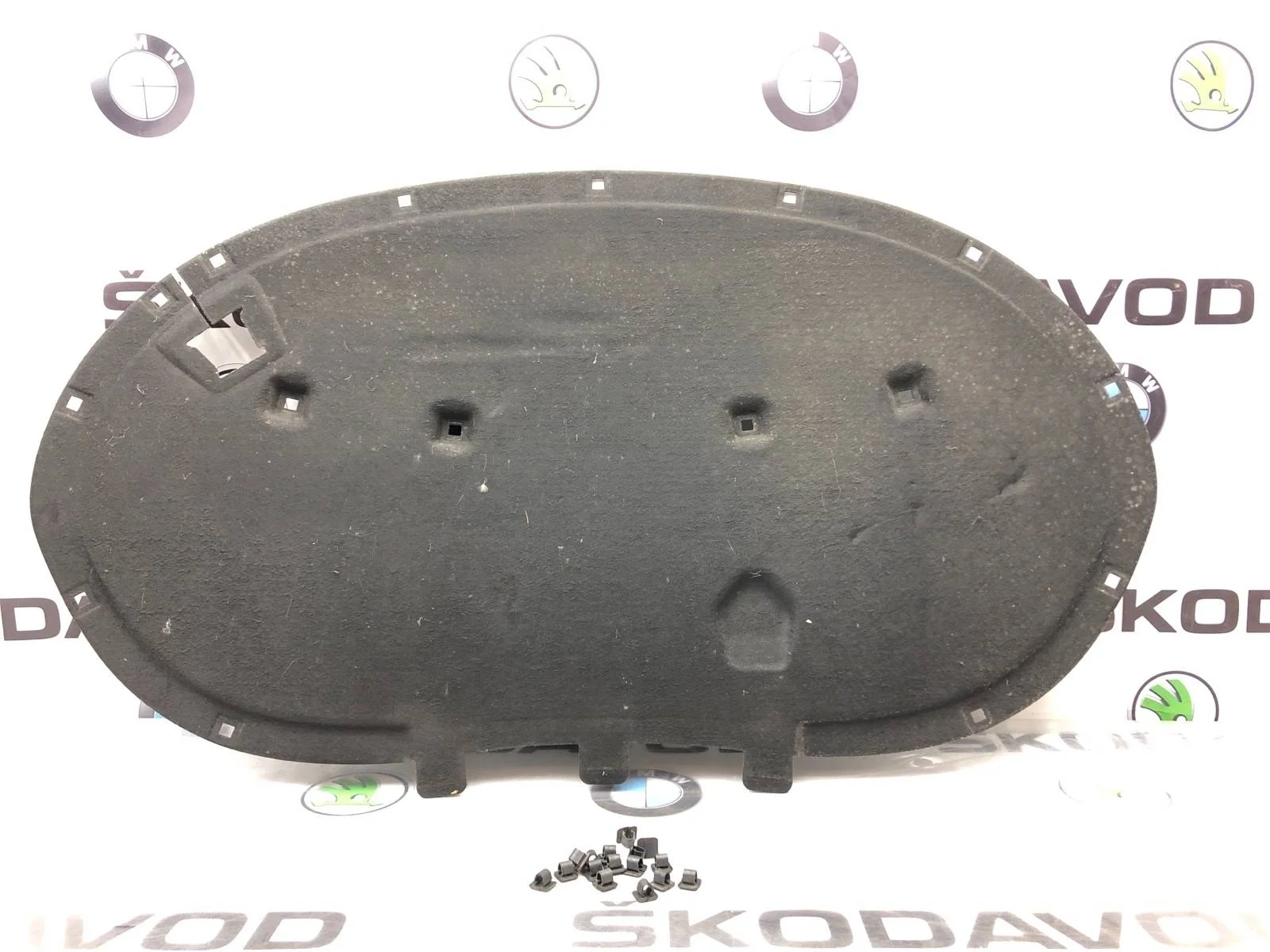 Шумоизоляция капота Volkswagen Passat 2011 3AA863831 B7 2.0 CFFB