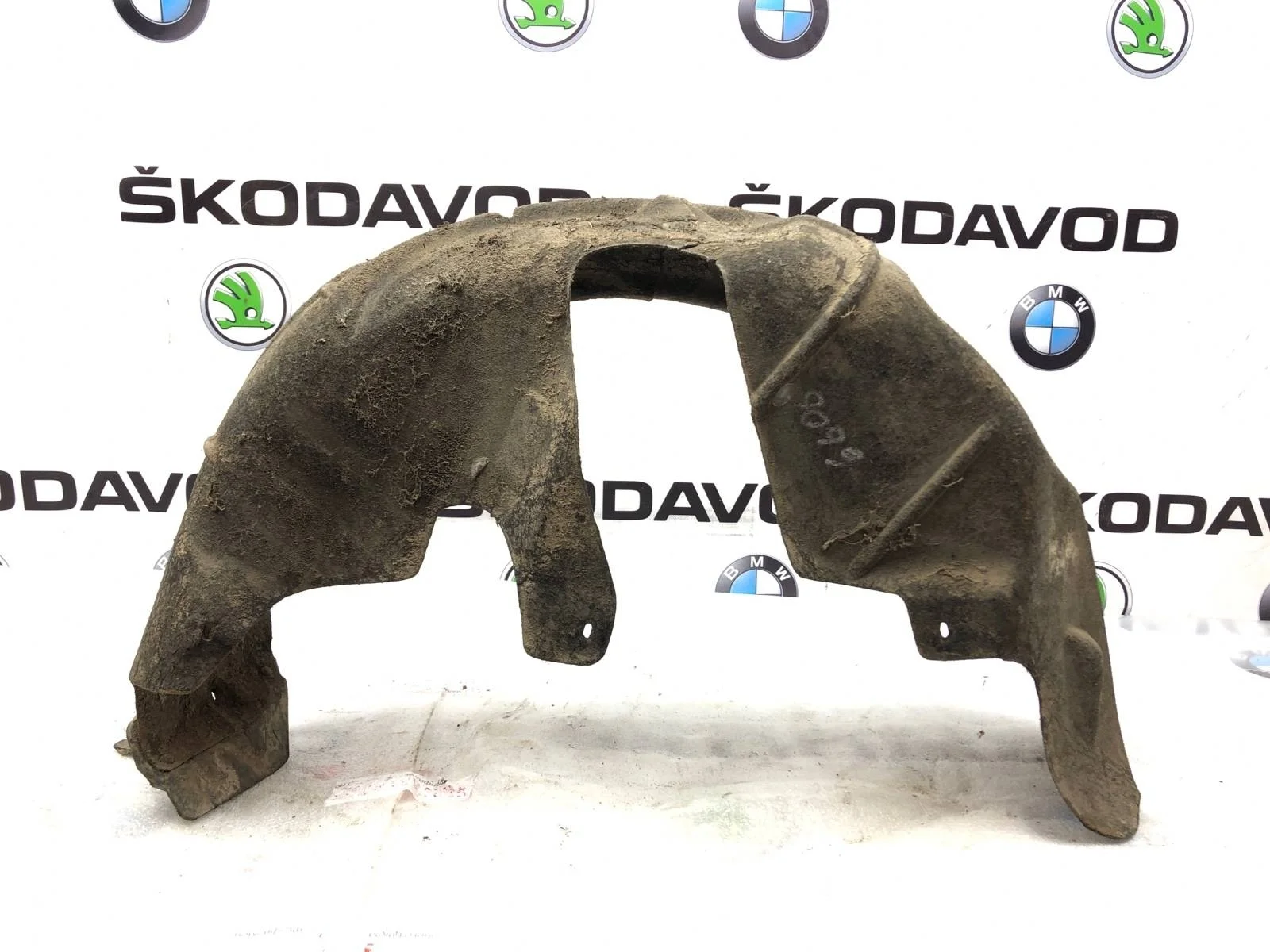 Подкрылок Skoda Octavia Scout 2011 1Z0810970 A5 (1Z) 1.8 CDAB, задний правый