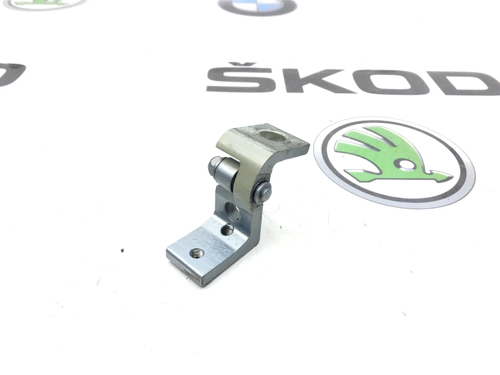 Петля двери Skoda Octavia 2010 1Z0833402B A5 (1Z) 1.8 CDAB, задняя правая