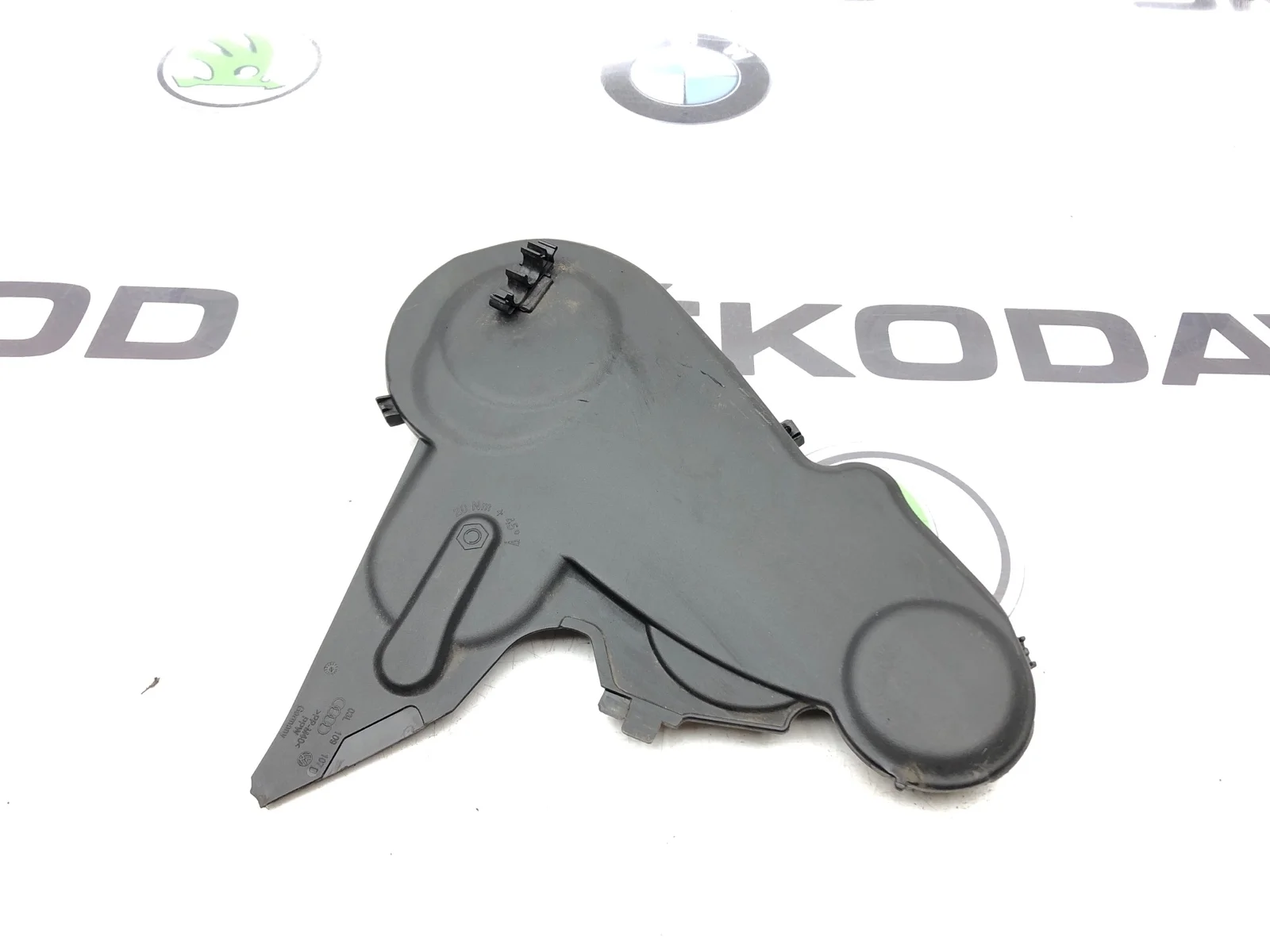 Кожух ремня ГРМ Volkswagen Passat 2015 03L109107D B7 2.0 CFFB